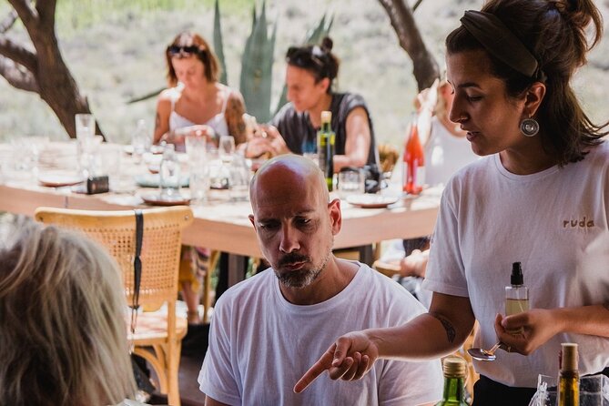 Winery Salentein + Gourmet Lunch in Ruda.Transfer included - Three hours at Bodega Salentein
